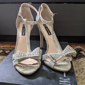 Inc International bow heels size 7.5 M